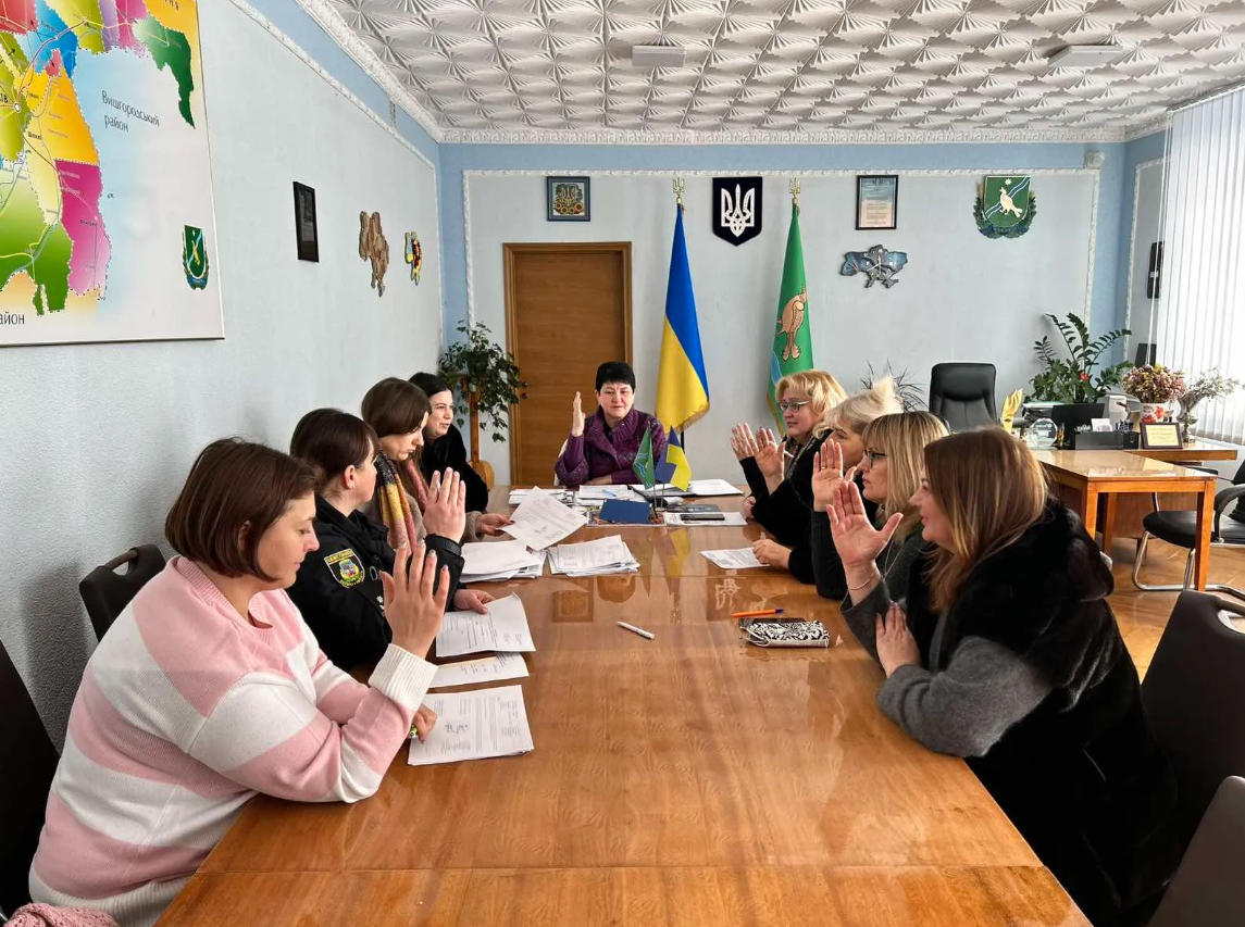 Засідання Комісії з питань захисту прав дитини при виконавчому комітеті Іванківської селищної ради